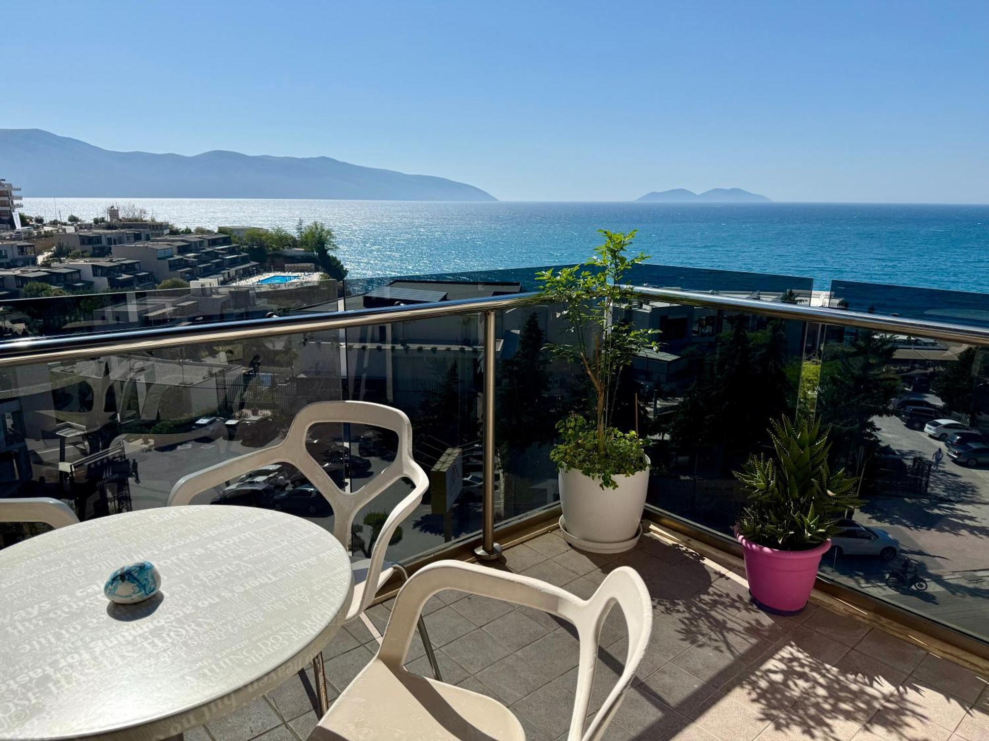 Spectacular Seaview Apartment Vlorë エクステリア 写真