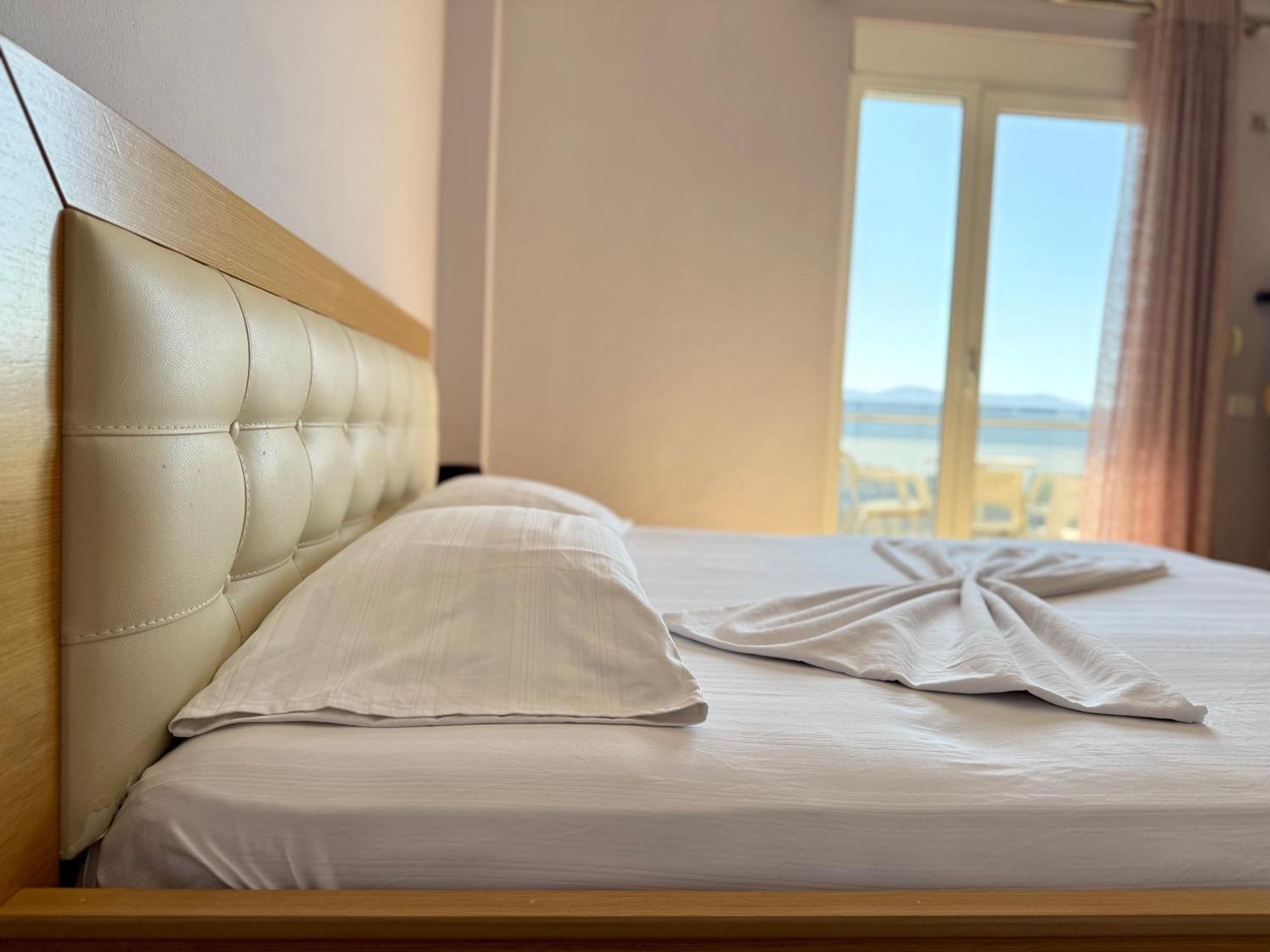 Spectacular Seaview Apartment Vlorë エクステリア 写真
