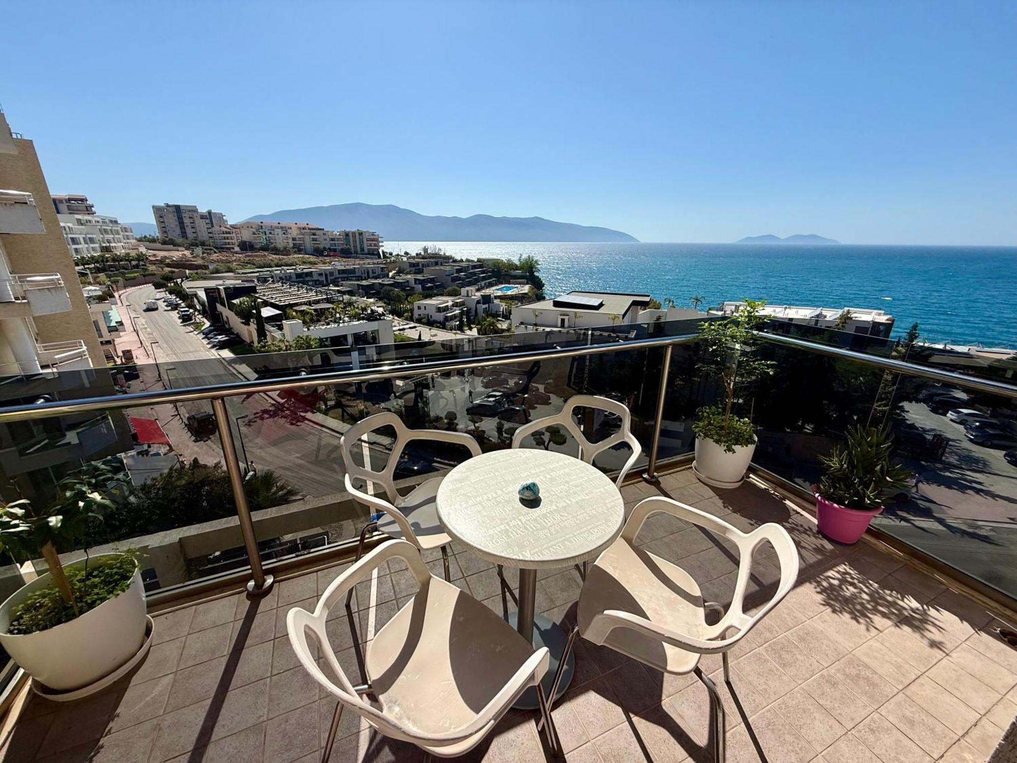Spectacular Seaview Apartment Vlorë エクステリア 写真