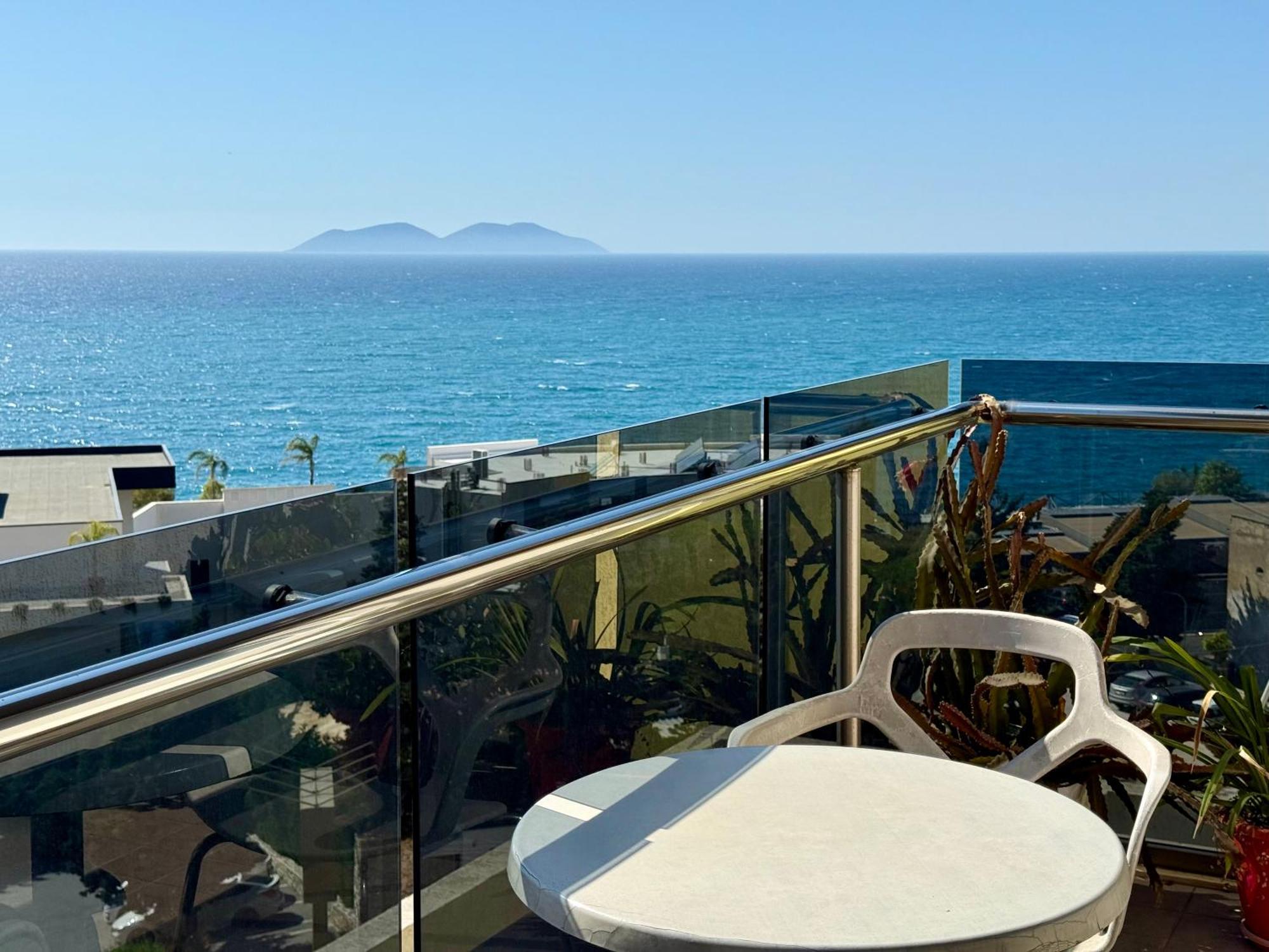 Spectacular Seaview Apartment Vlorë エクステリア 写真